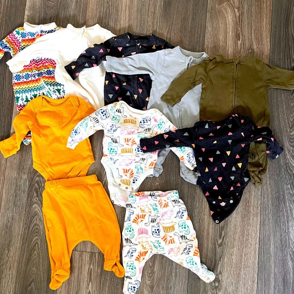 Old Navy Baby newborn onesies pajamas bundle